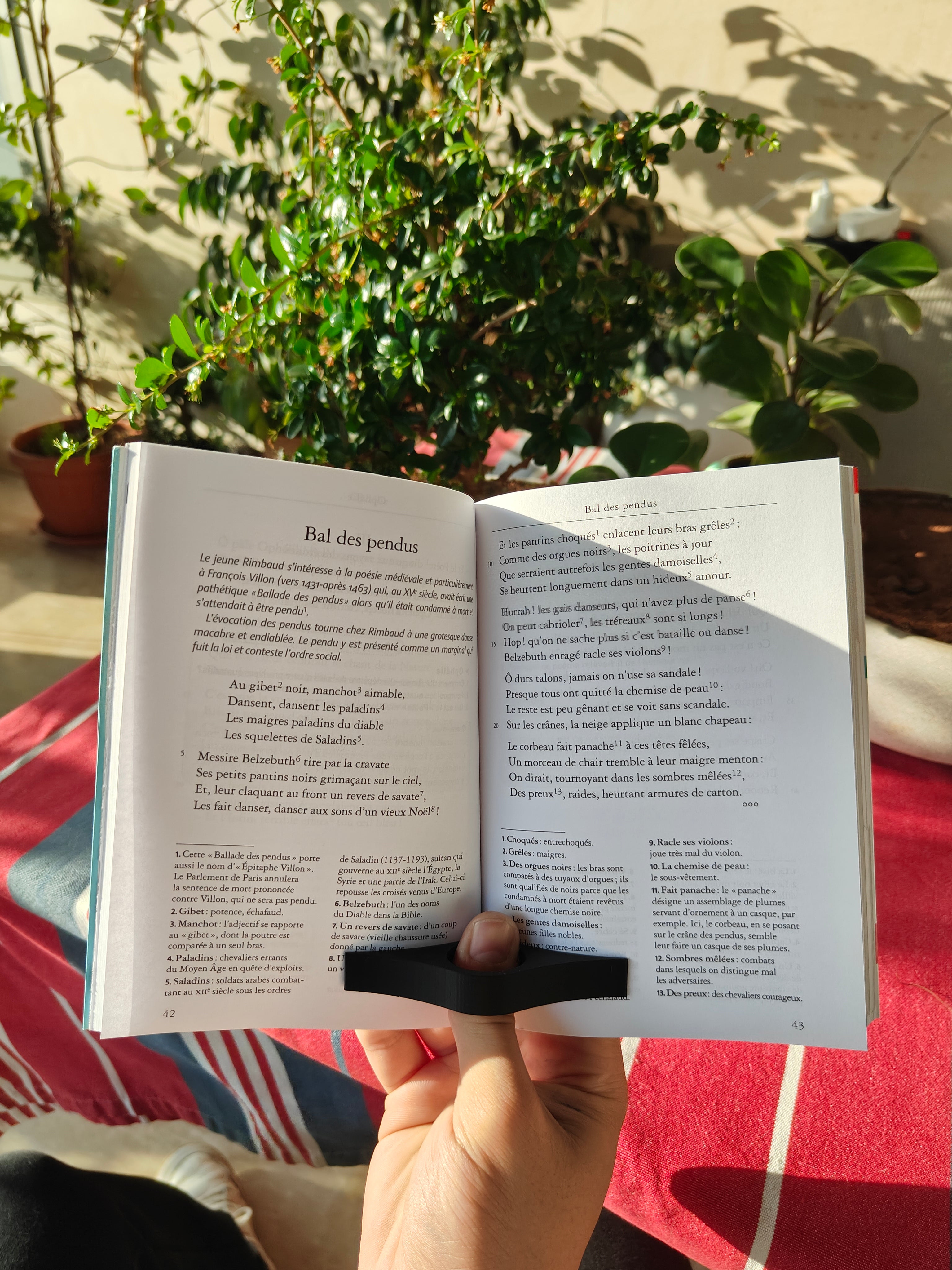 One-Handed Book Opener